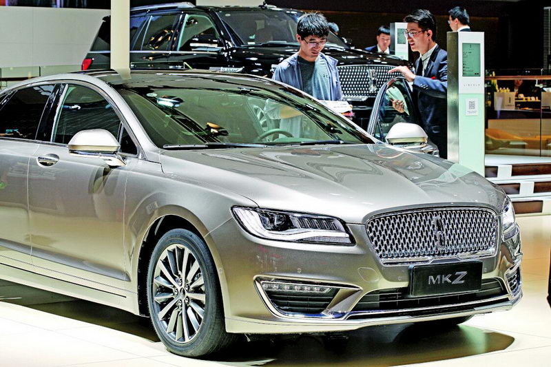 April 29, 2018: Consumers at an international automobile exhibition in Nanjing International Exhibition Center. Spending on automobiles has grown fast in China in recent years. IC